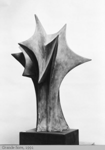 Grande fiore, 1991 Bronzo, cm 69